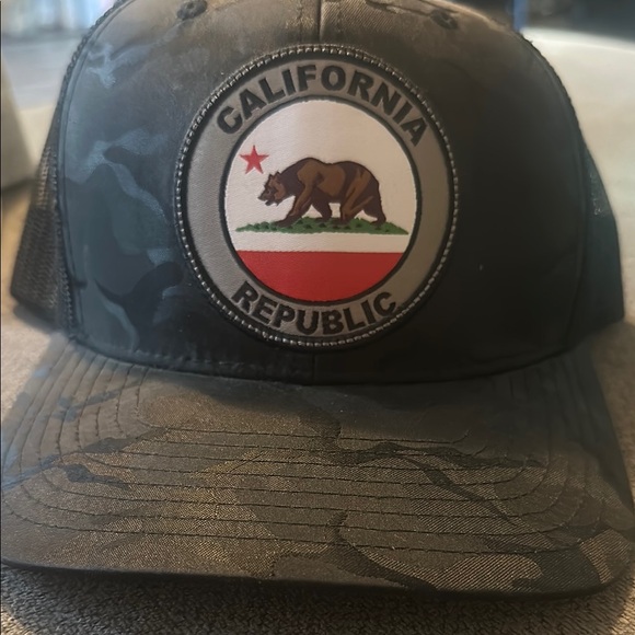 LRG embroidered hat bundle - Picture 6 of 10